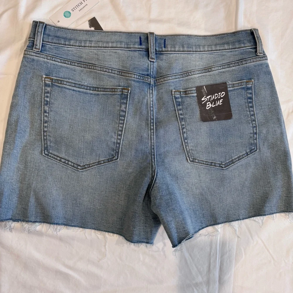 Studio Blue Classic Distressed Denim Cut‎ Off Shorts, Size 16